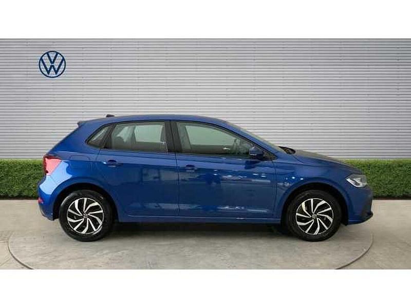 Used VW Polo Life 95 HP (69 kW) 2025 Blue Hatchback