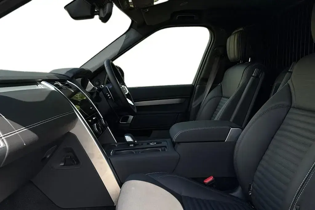 New Land Rover Discovery HSE Dynamic 2026 Black SUV
