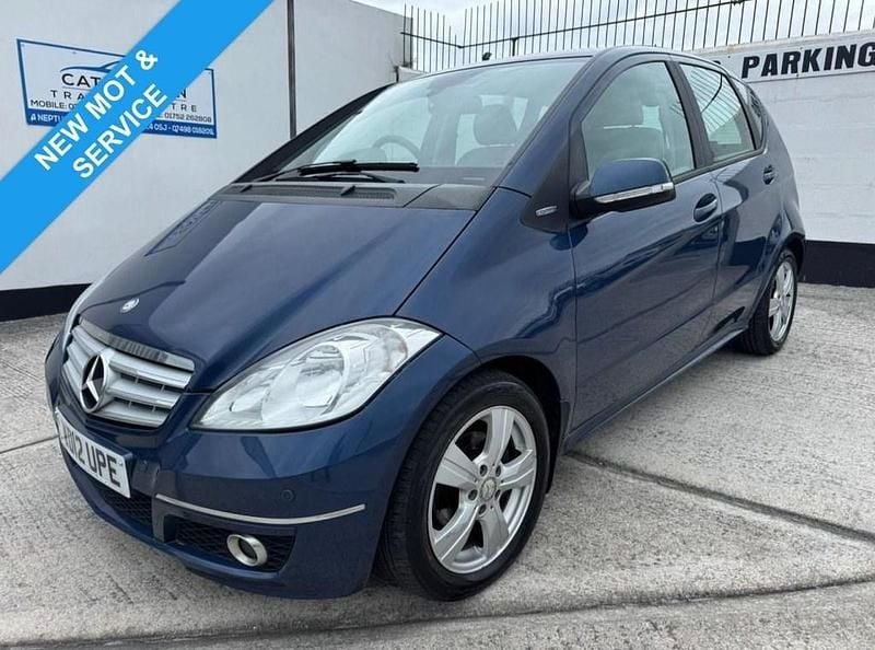 Used Mercedes A160 Avantgarde 82 HP (60 kW) 2012 Blue Hatchback