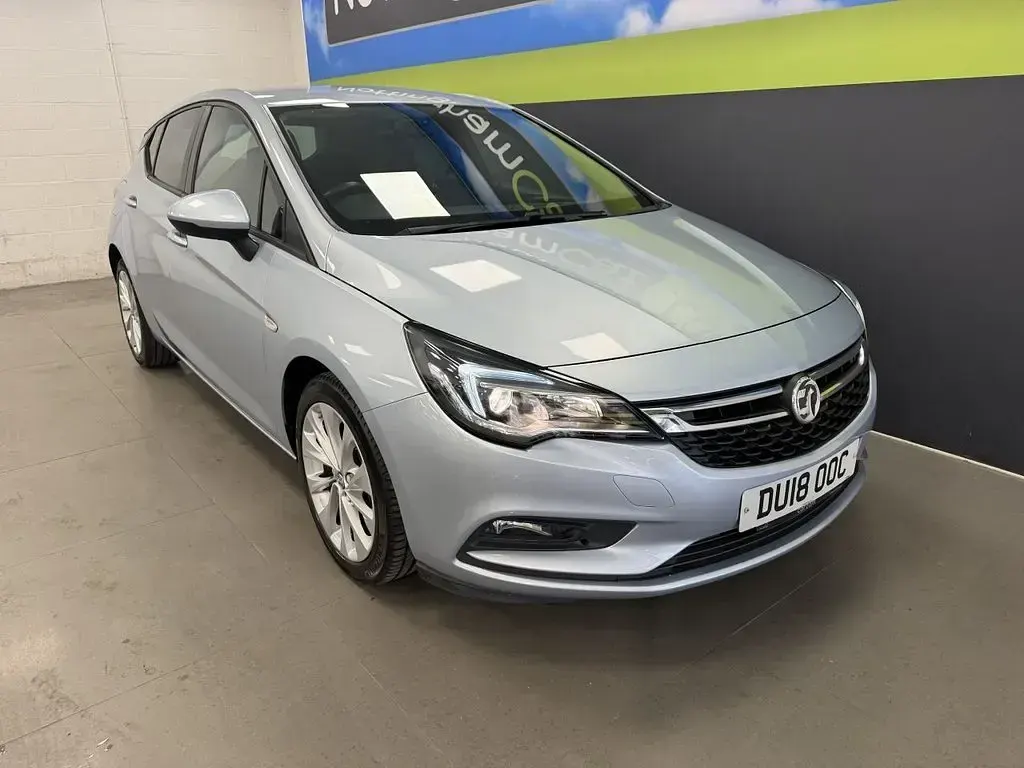 Used Vauxhall Astra 100 HP (73 kW) 2018 Silver Hatchback