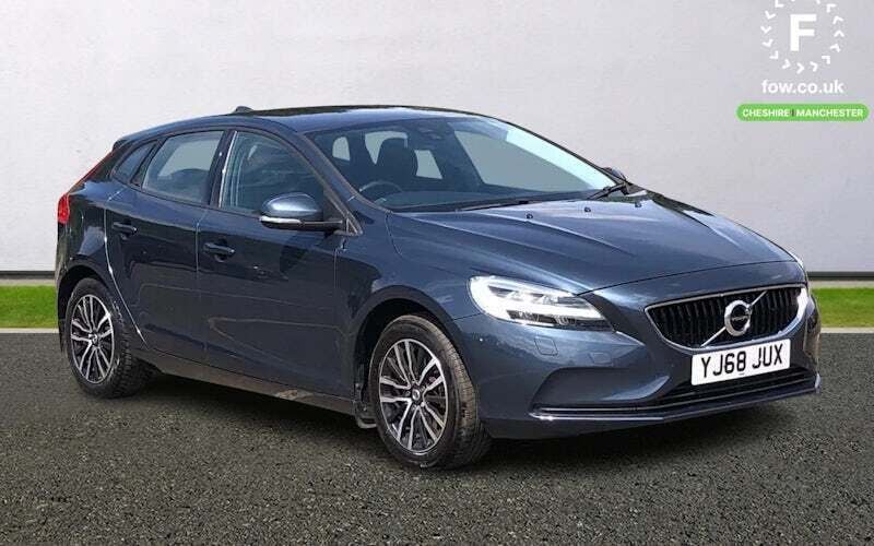 Blue Used 2018 Volvo V40 Momentum Estate | £11,699 (Fair price) - Image 1/4