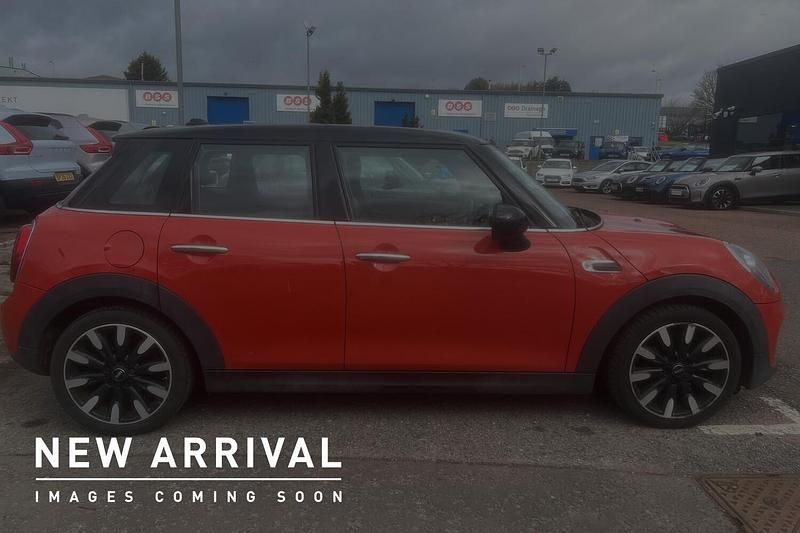 Used Mini Cooper Exclusive 134 HP (98 kW) 2019 Orange Hatchback