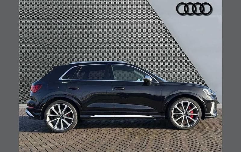 Used Audi RS Q3 Advanced 400 HP (294 kW) 2023 Black SUV