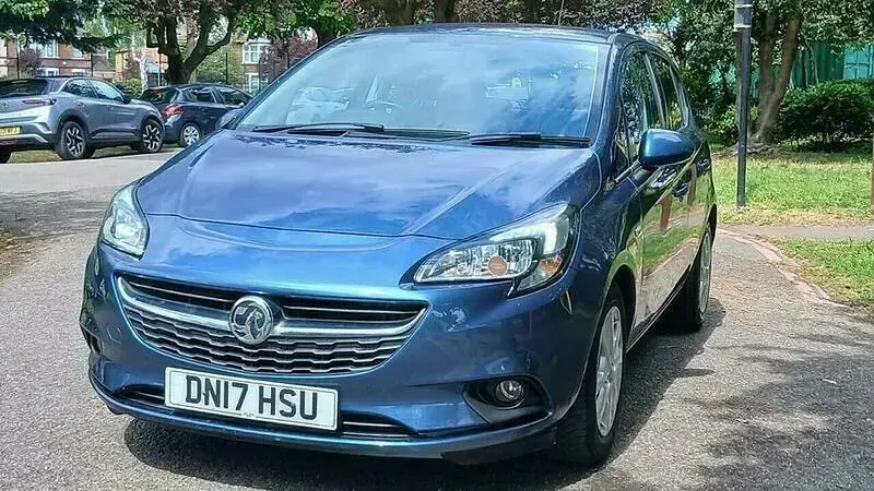 Used Vauxhall Corsa Design Edition 90 HP (66 kW) 2017 Blue Hatchback