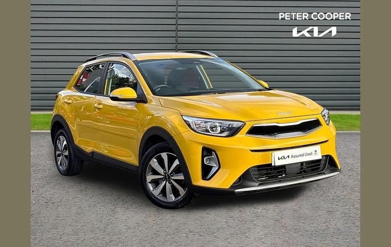 Used Kia Stonic 100 HP (73 kW) 2023 Yellow SUV