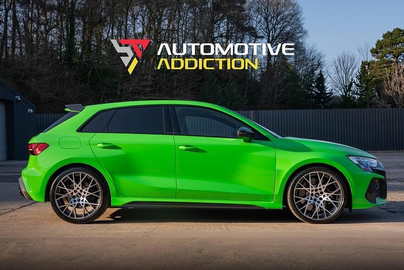 Begagnad Audi RS3 Advanced 400 HK (294 kW) 2025 Grön Sedan