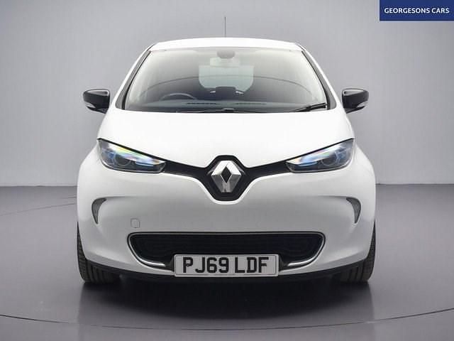 Used Renault Zoe Dynamique 80 kW (109 HP) 2019 White Hatchback