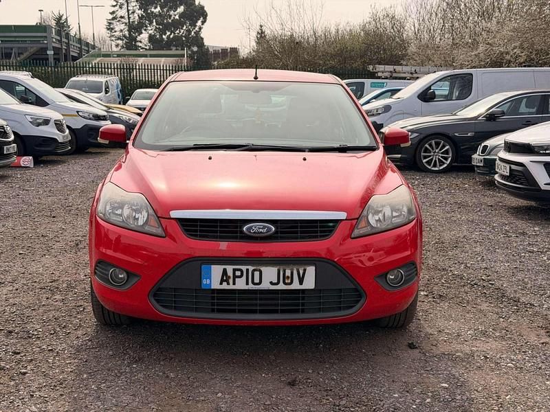 Używany Ford Focus 110 KM (80 kW) 2010 Czerwony Hatchback