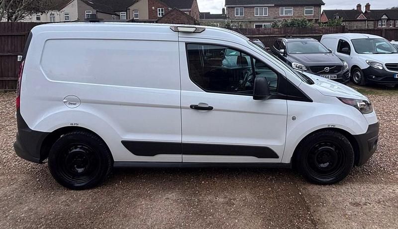 Used Ford Transit Connect 100 HP (73 kW) 2018 White MPV