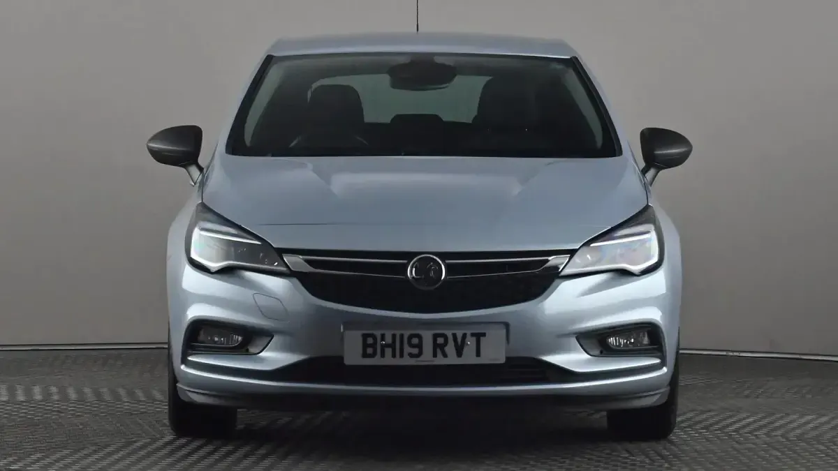 Used Vauxhall Astra SRi 150 HP (110 kW) 2019 Silver Hatchback