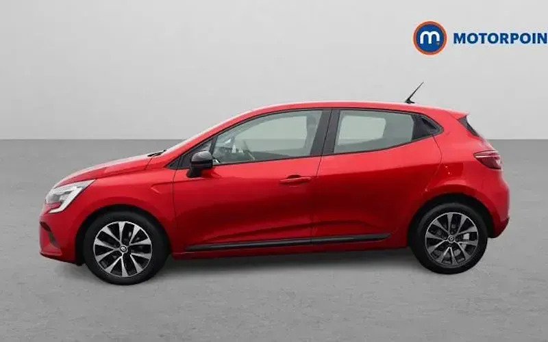 Used Renault Clio Evolution 90 HP (66 kW) 2023 Red Hatchback