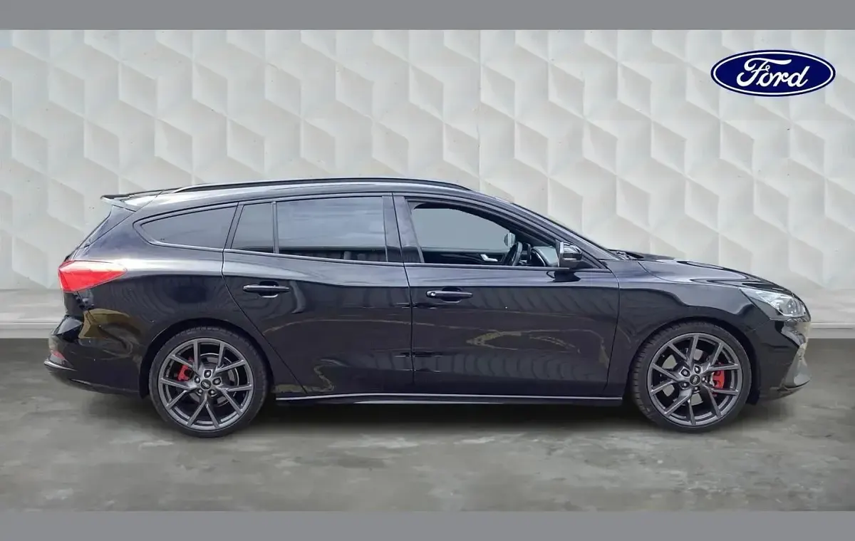 Used Ford Focus ST 280 HP (205 kW) 2021 Black Estate
