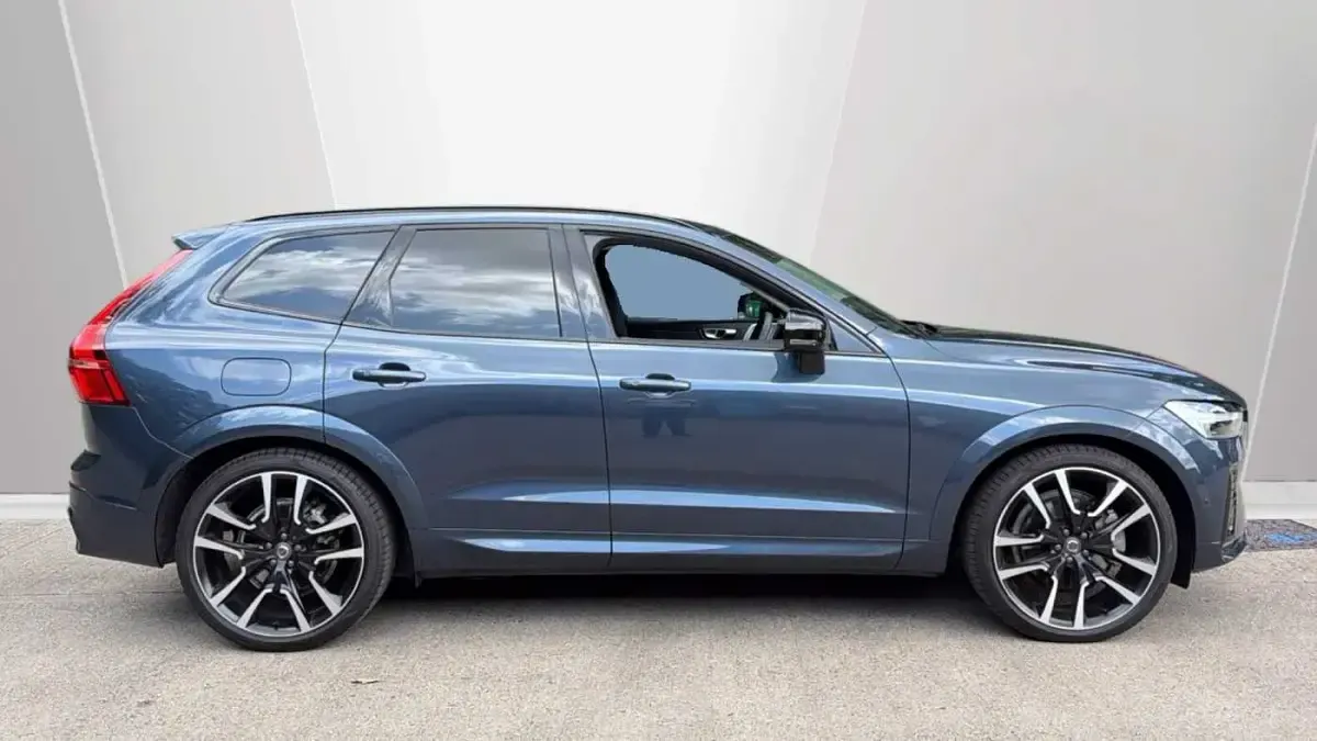 Used Volvo XC60 Ultra 250 HP (183 kW) 2025 Blue SUV