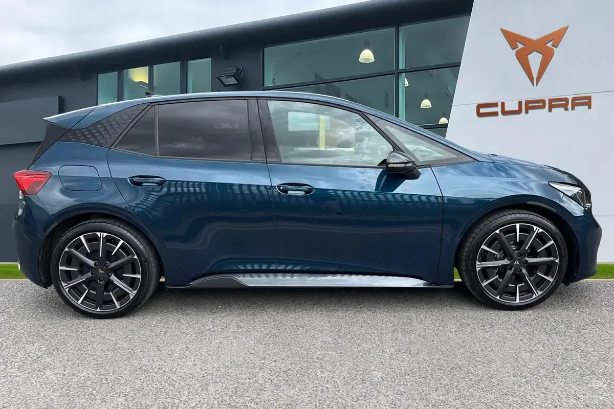 Used Cupra Born e-Boost 169 kW (231 HP) 2026 Blue Hatchback