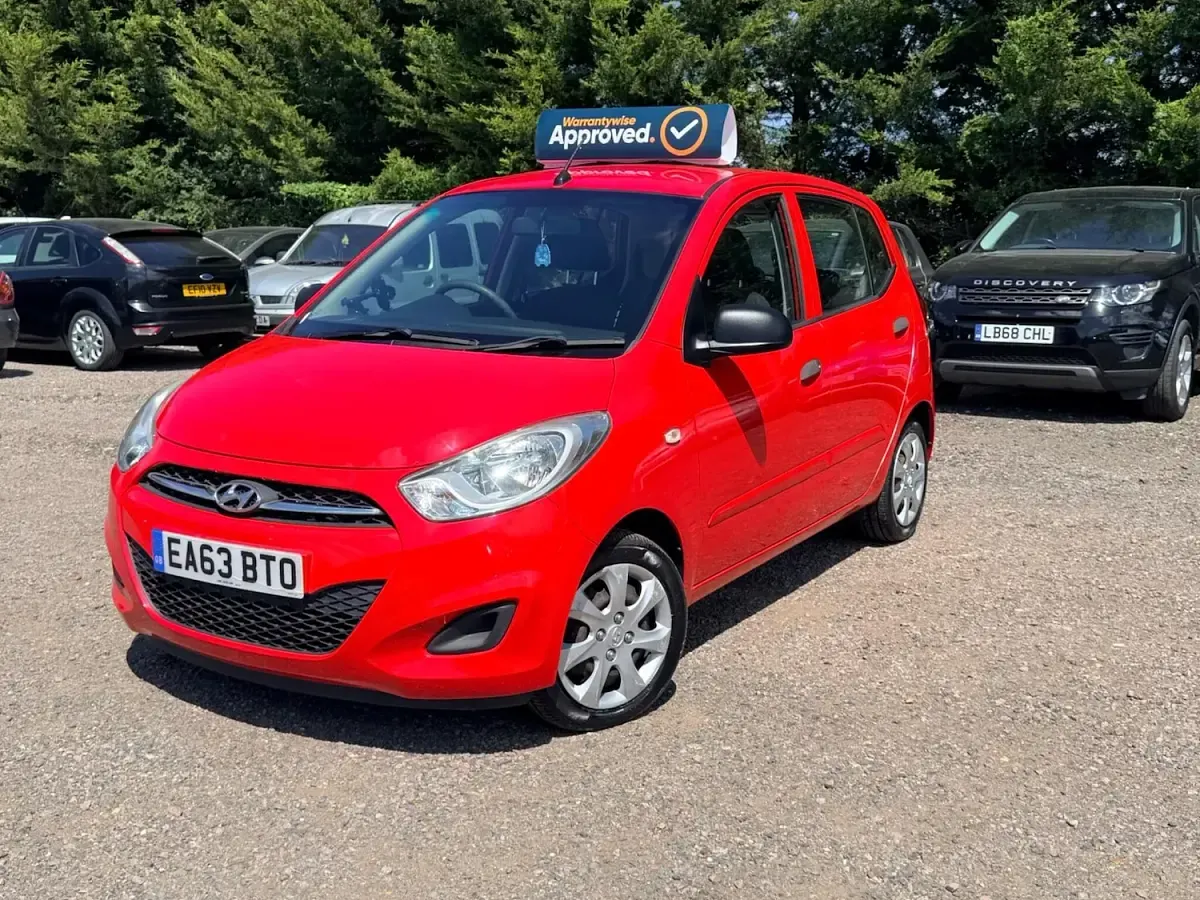 Used Hyundai i10 Classic 83 HP (61 kW) 2013 Red Hatchback
