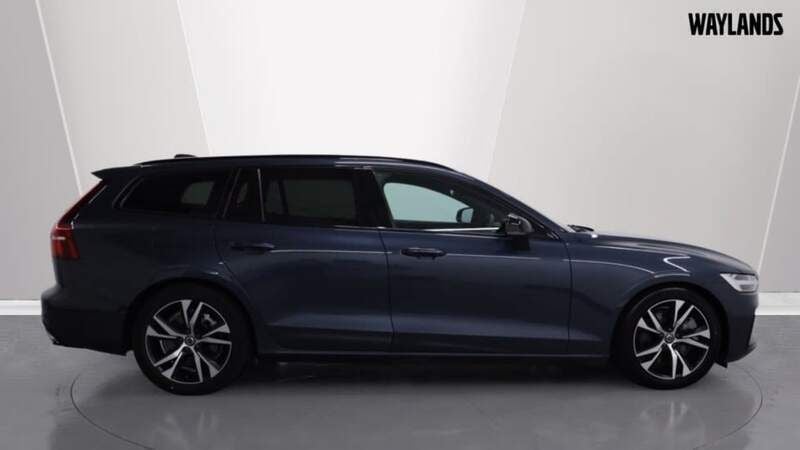 Used Volvo V60 R-Design 295 HP (216 kW) 2022 Blue Estate