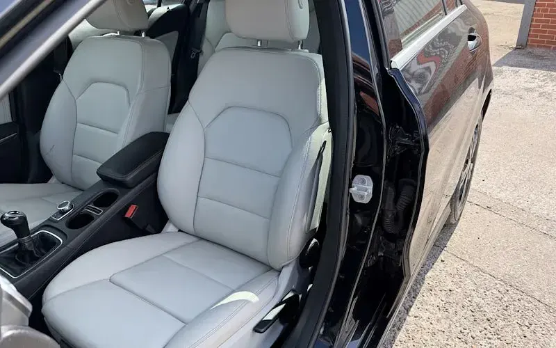 Used Mercedes A180 Executive 109 HP (80 kW) 2016 Black Hatchback