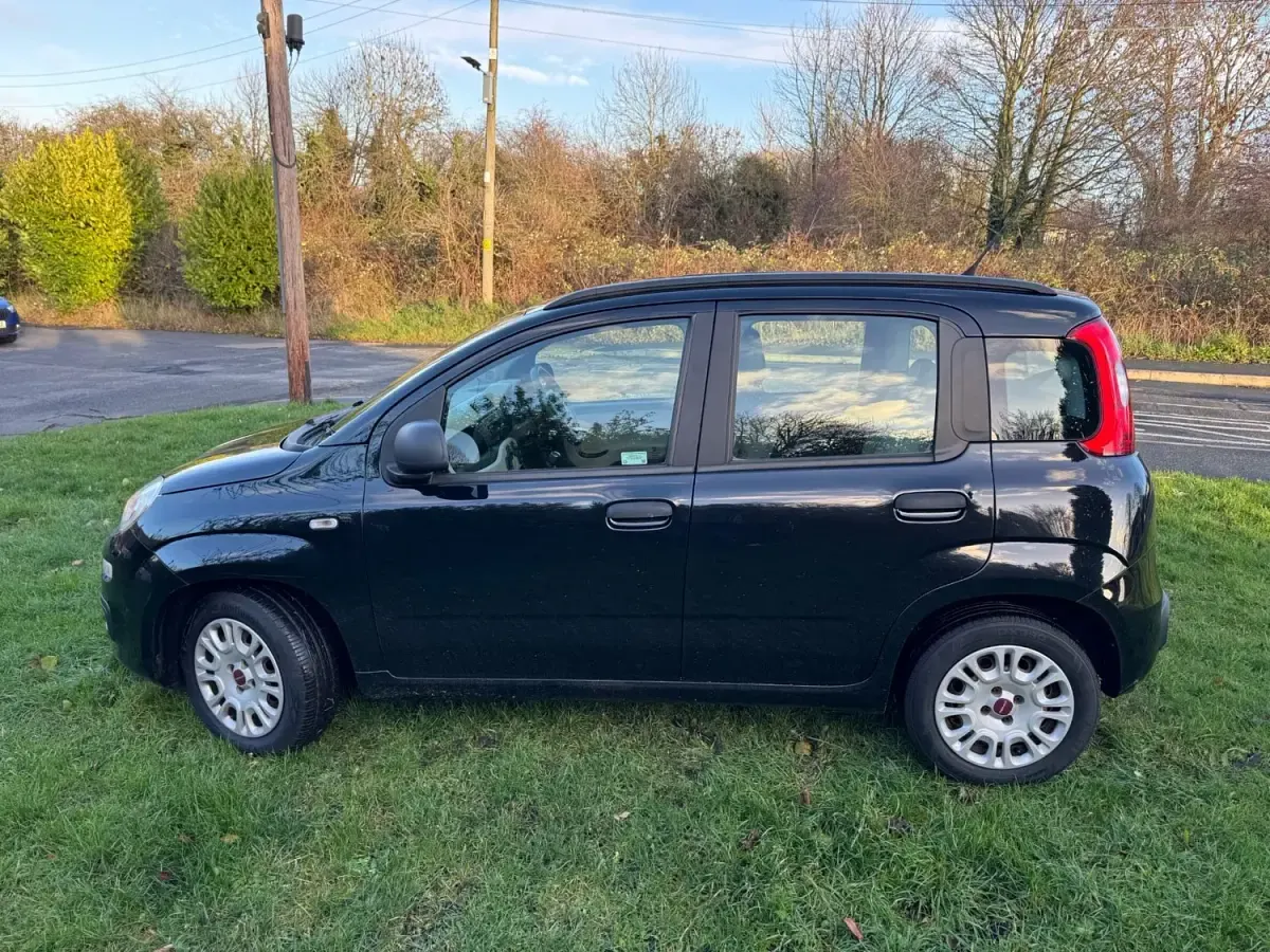 Usado Fiat Panda Easy 69 HP (50 kW) 2013 Preto Citadino
