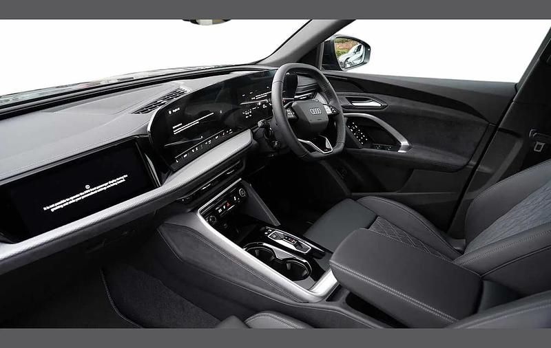 Used Audi Q5 Comfort 295 HP (216 kW) 2026 Black SUV