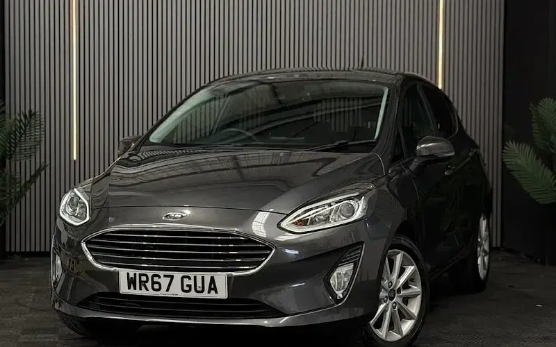 Used Ford Fiesta Titanium 101 HP (74 kW) 2017 Grey Hatchback