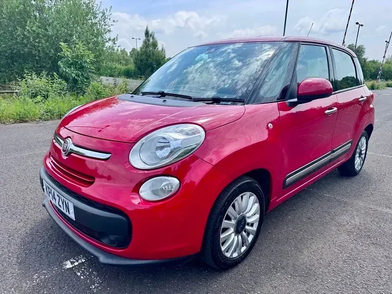 Used Fiat 500L Pop Star 95 HP (69 kW) 2014 Red MPV