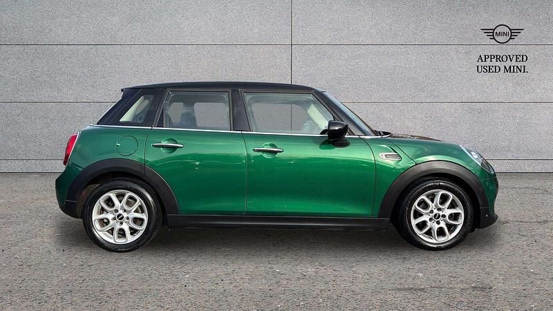 Used Mini Cooper Classic 134 HP (98 kW) 2020 Green Hatchback