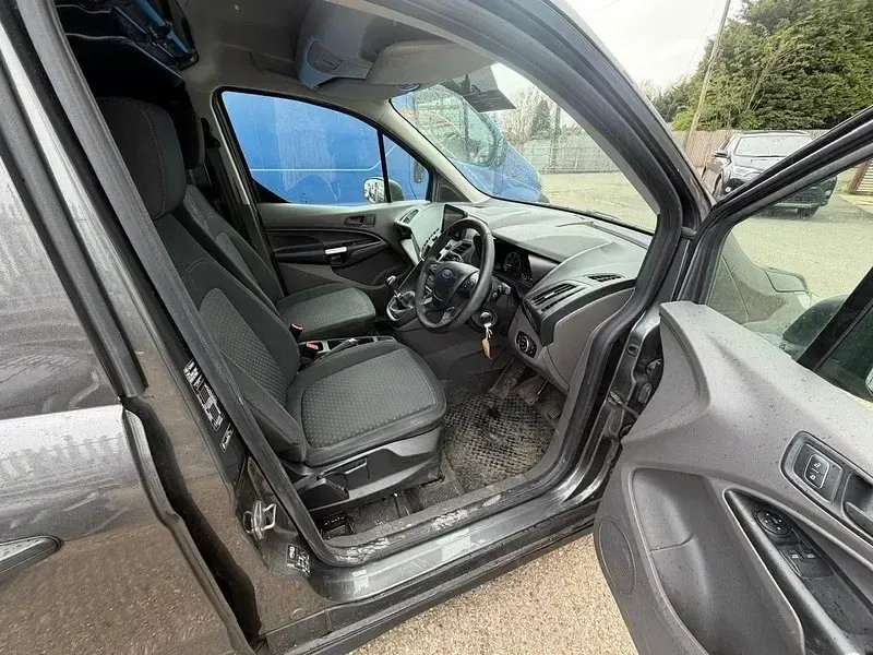 Usado Ford Transit Connect Trend 100 HP (73 kW) 2022 Cinzento Monovolume