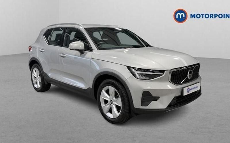 Used 2025 Volvo XC40 Core SUV | £24,799 (Good price) - Image 1/4