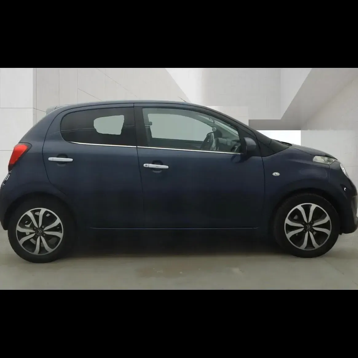 Used Citroën C1 Flair 82 HP (60 kW) 2017 Blue Hatchback