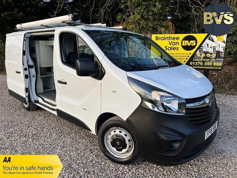 White Used 2016 Vauxhall Vivaro S Van | £7,950 (Good price) - Image 1/4