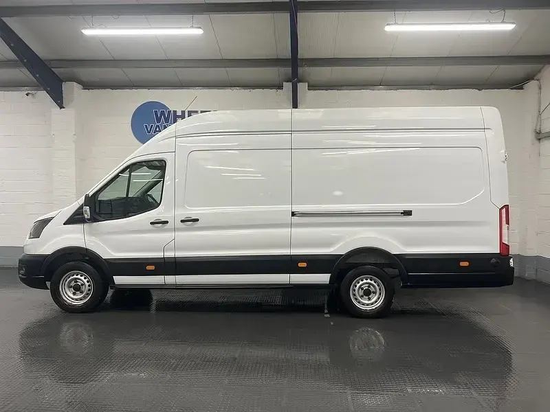 Usado Ford Transit S 130 HP (95 kW) 2023 Branco Van