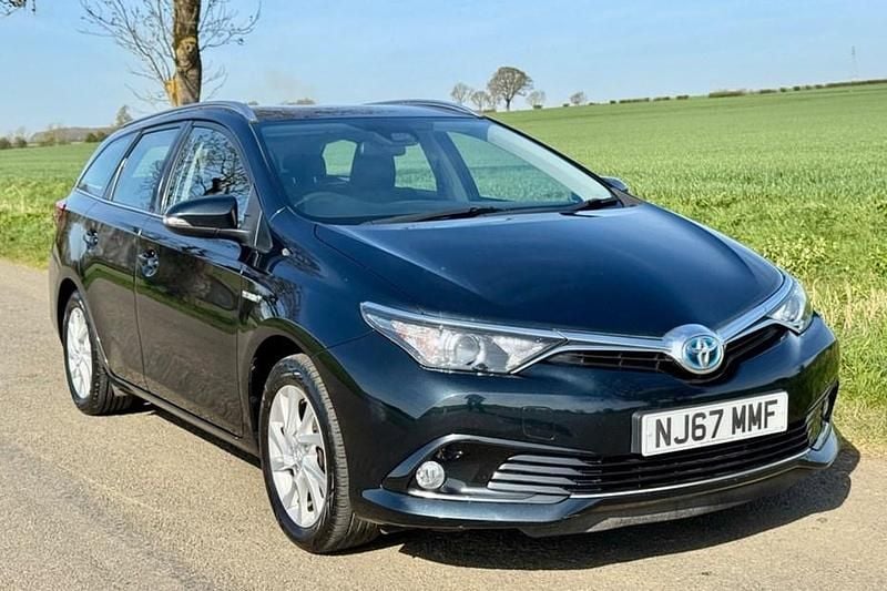 Used 2017 Toyota Auris Touring Sports Business Edition Estate | £10,950 (Fair price) - Image 1/1