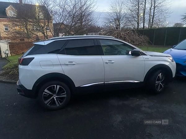 Used Peugeot 3008 GT-line 2017 White Hatchback