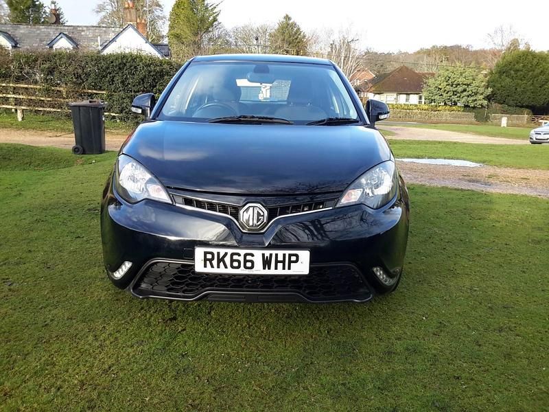 Used MG MG3 106 HP (77 kW) 2017 Black Hatchback