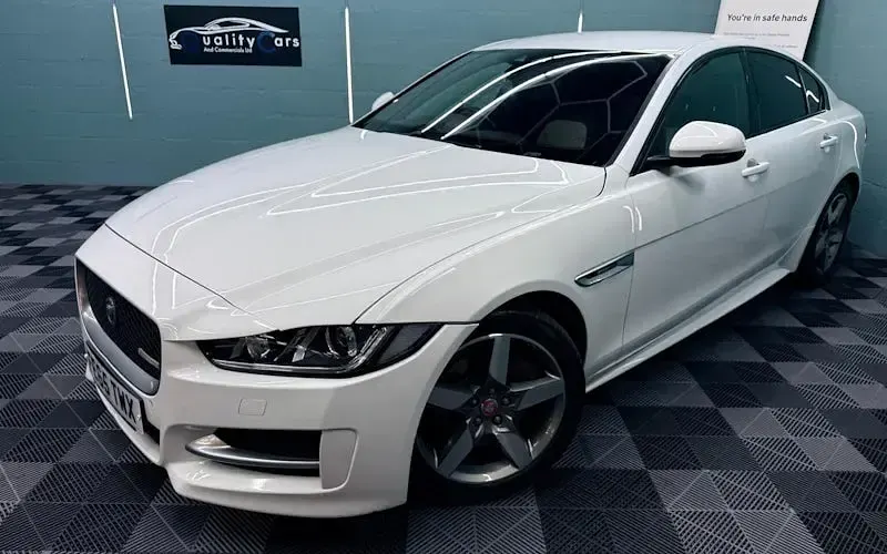 Used Jaguar XE R-Sport 200 HP (147 kW) 2015 Sedan