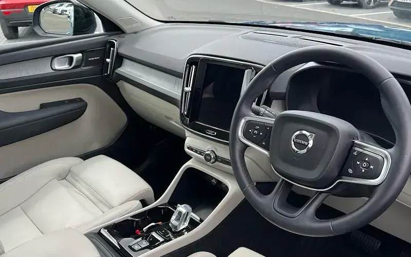 Used Volvo XC40 Ultra 197 HP (144 kW) 2026 SUV
