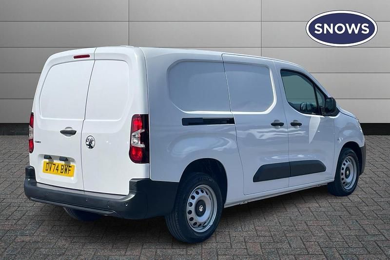 White New 2024 Vauxhall Combo S MPV | £16,663 (Super price) - Image 1/4