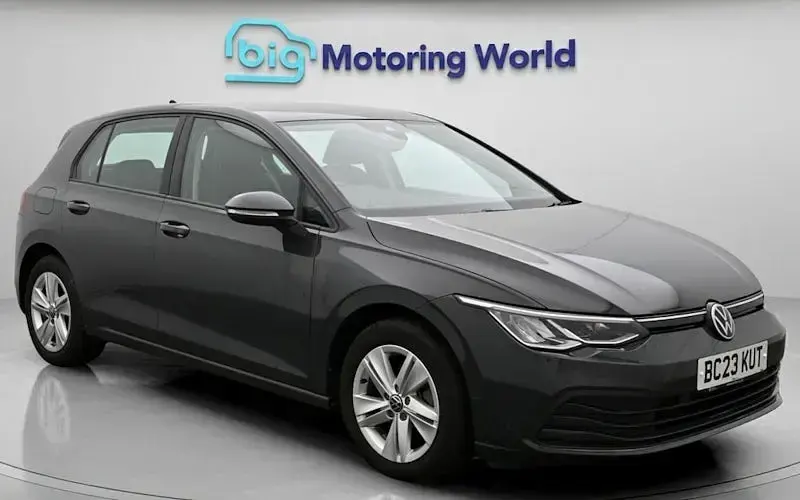 Used VW Golf VIII Life 150 HP (110 kW) 2023 Hatchback