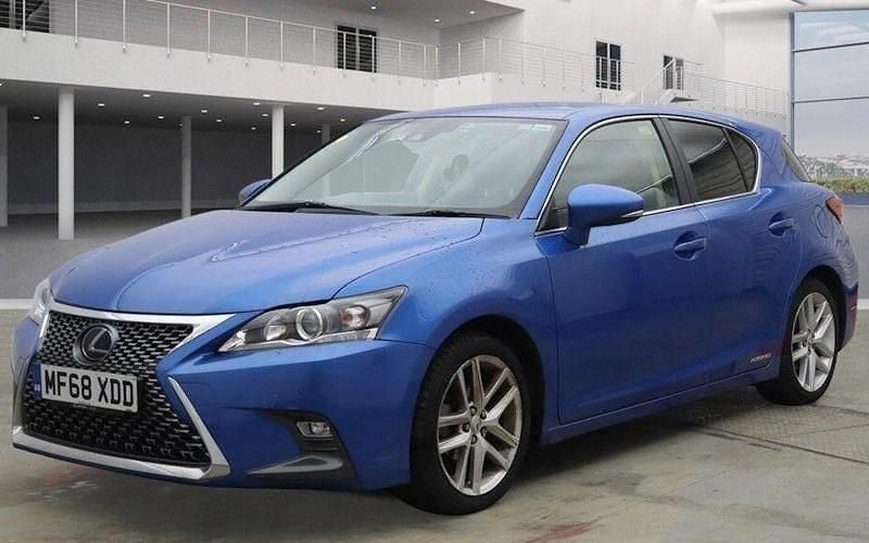 Used Lexus CT200h Luxury Line 136 HP (100 kW) 2018 Blue Hatchback