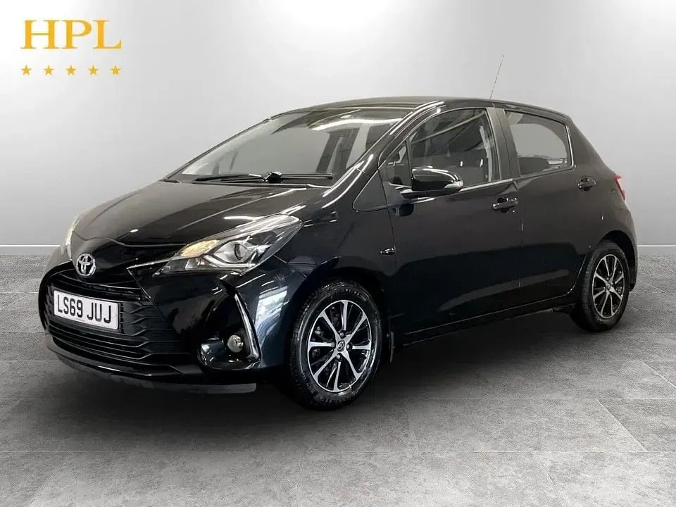Used Toyota Yaris 111 HP (81 kW) 2019 Black Hatchback