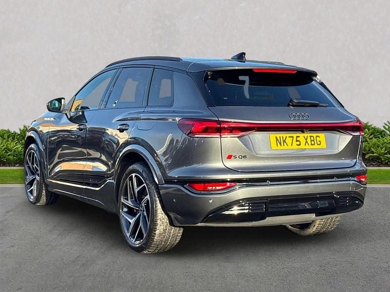 New Audi e-tron Business 359 kW (489 HP) 2026 Grey SUV