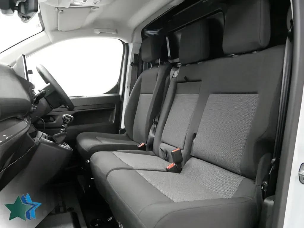 New Vauxhall Vivaro 120 HP (88 kW) 2025 White MPV