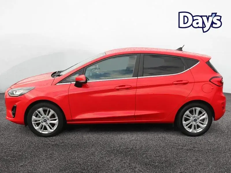 Used Ford Fiesta Titanium 100 HP (73 kW) 2022 Red Hatchback