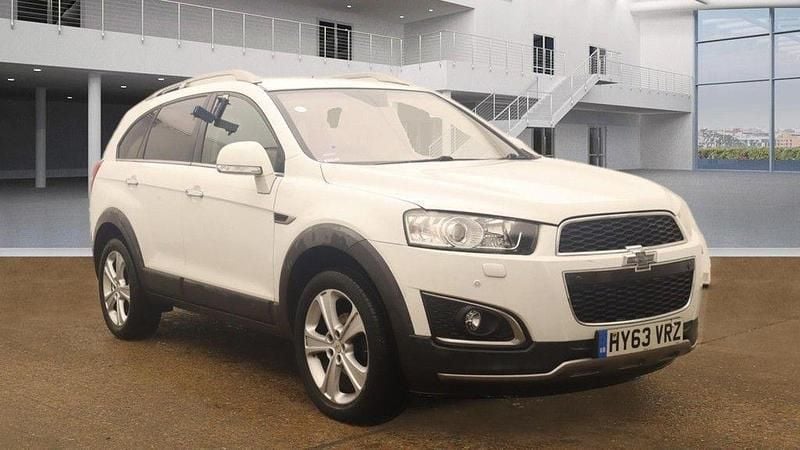 White Used 2013 Chevrolet Captiva LTZ SUV | £3,699 (Fair price) - Image 1/4