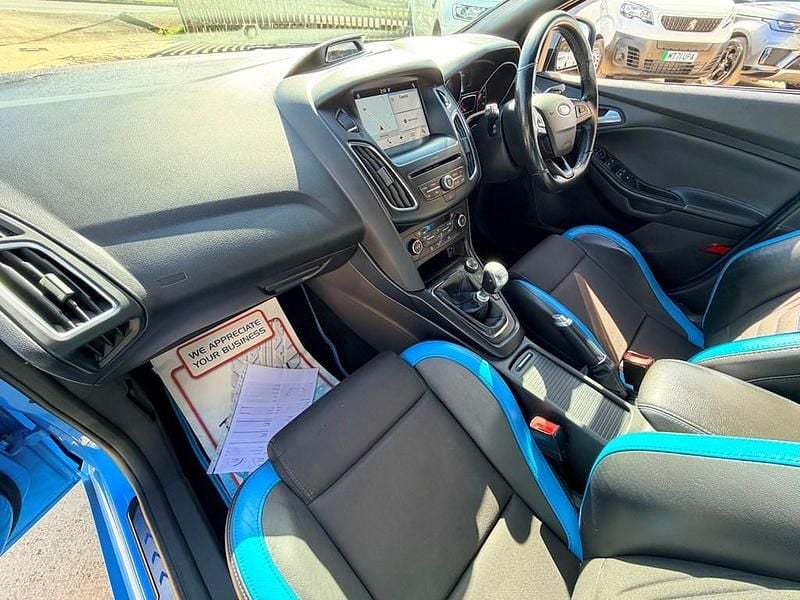 Used Ford Focus RS 350 HP (257 kW) 2017 Blue Hatchback