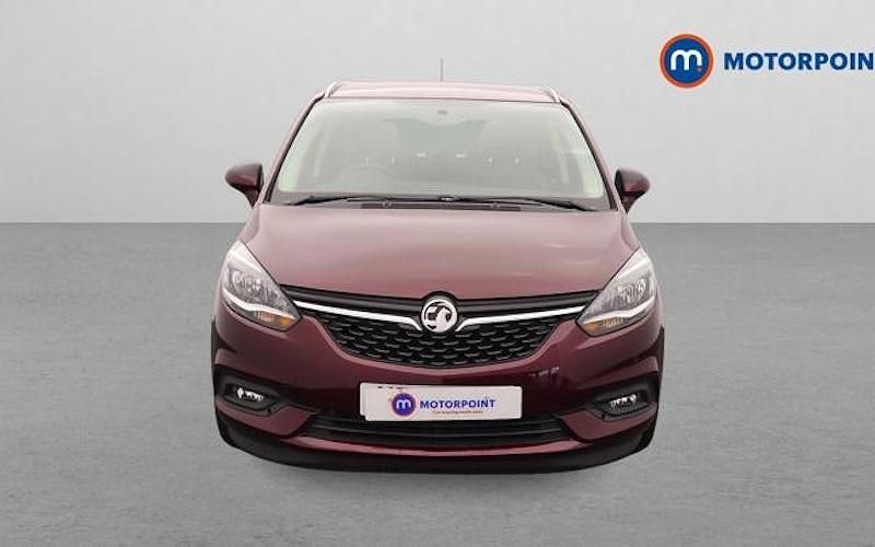 Used Vauxhall Zafira Tourer SRi 140 HP (102 kW) 2018 Red MPV