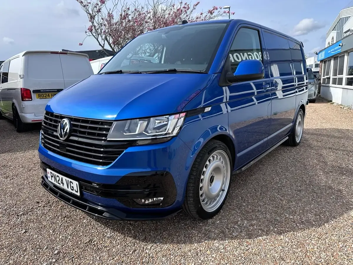 Used VW Transporter Highline 204 HP (150 kW) 2024 Blue Van