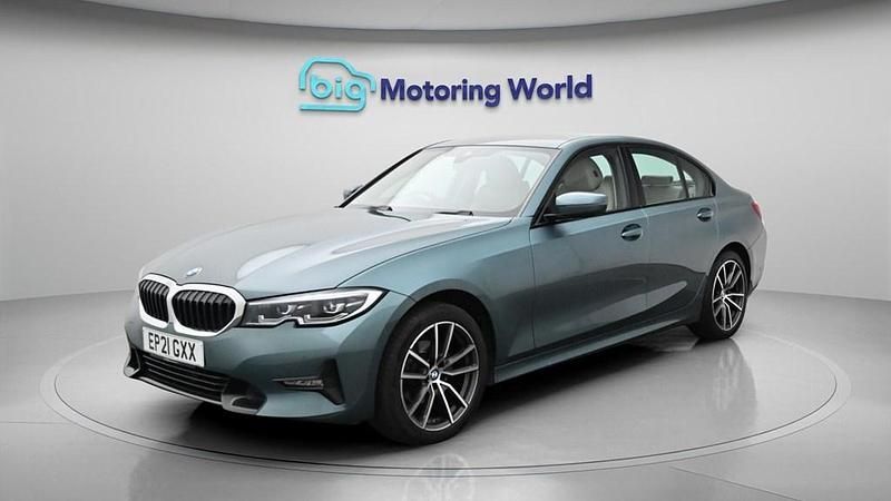 Used BMW 318 Sport Line 156 HP (114 kW) 2021 Blue Sedan