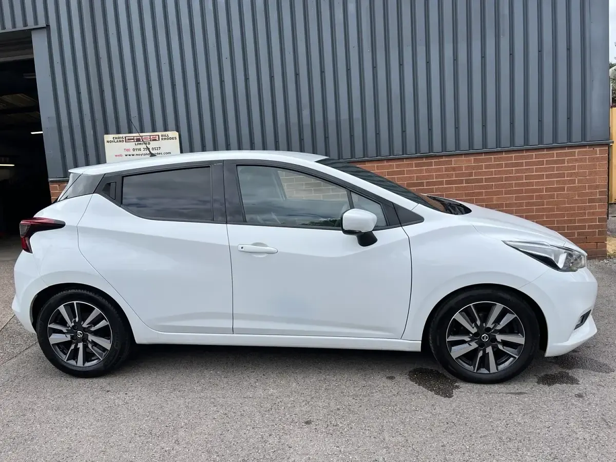 Used Nissan Micra N-Connecta 90 HP (66 kW) 2017 White Hatchback