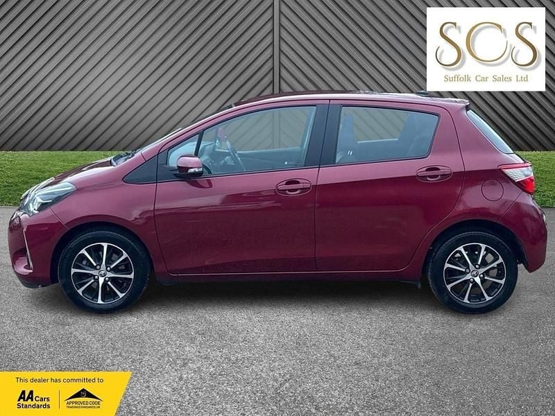 Usado Toyota Yaris 2018 Vermelho Citadino